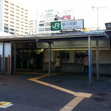 ナゼか人身事故が多発するJR新小岩駅でホームドア設置に踏み切る！