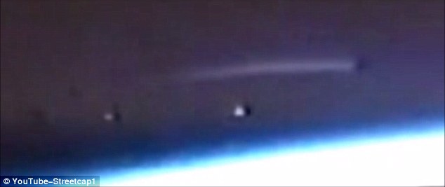 ＮＡＳＡがＵＦＯの証拠隠滅？！国際宇宙ステーションライブカメラが巨大UFOを捉えた瞬間、解像度が突然落ちる！