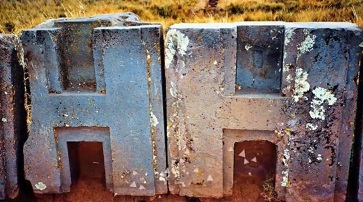 永遠の謎：ボリビアの古代遺跡「プマプンク」