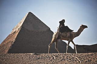 エジプトの新事実：ギザの大ピラミッドは宇宙線を変換する機械だった？！